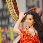 Harpist Anna Maria Mendieta