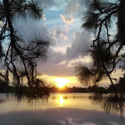 The Sun Always Sets On My Heart cover