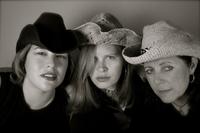 ELANA HARTE photo