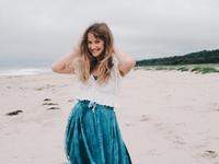 Zoe Elliot photo