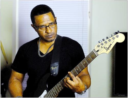 Profile photo BRYAN_WITH_SQUIRE_GUITAR_INK.jpg