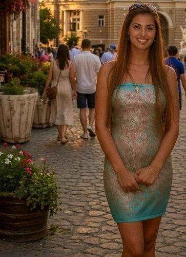 Profile photo Jackie_smiles_while_abroad_-_cropped.jpg