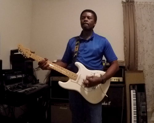 Profile photo White_Strat-Blue_Shirt_photo-1.PNG