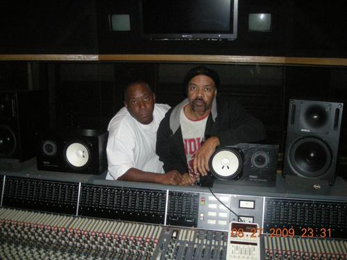 Profile photo 1359503353_Producer_Engineer_Curtis_L._Mitchell_BMI__NY_MECUSA_Telecommunications_Jive_Records_CRC_Chicago__Illinois__C._2012_MECUSA_All_Rights_Reserved__USA_World-Wide.jpg