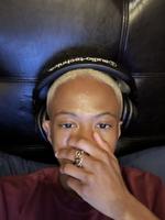 LeavemeloneVON photo