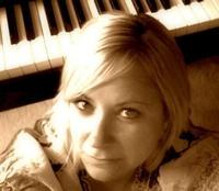 Annika Vitolo (Classic Keys With Annika) photo