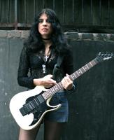 Betty Navas photo