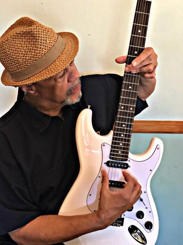 Profile photo White_Strat3.JPEG