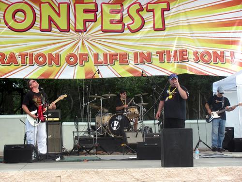 Profile photo d2n_at_Sonfest.jpg