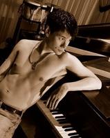 Gil Qaneida photo