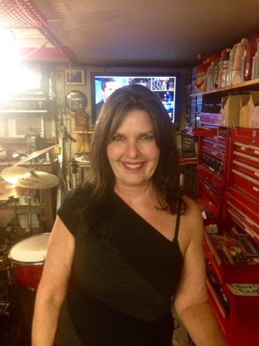 Profile photo Diana_(in_the_shed)_2016.jpg