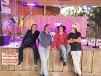 Suzanne's Band photo