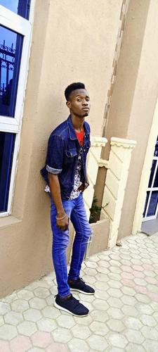 Profile photo artist_6889230-1588071191.jpg