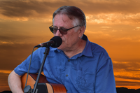 Mitch Lies photo