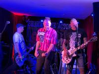 16 GUNS photo
