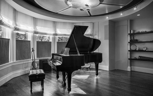 Profile photo grand home studio.jpg